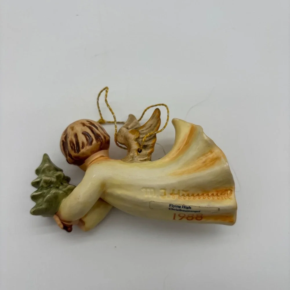 Hummel, Goebel hummel flying